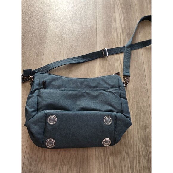 Lug Slider Crossbody Bag With Quilted Pattern & Adjustable Strap - Picture 5 of 14